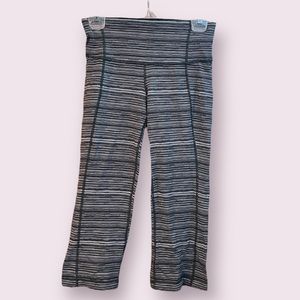 lululemon athletica gather and crow cropped grey and black leggings